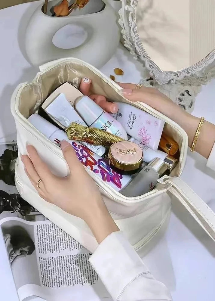 Necessaire de Maquiagem Portátil – Seu Kit de Beleza em Movimento
